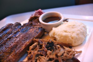 Wishbone BBQ platter (web)